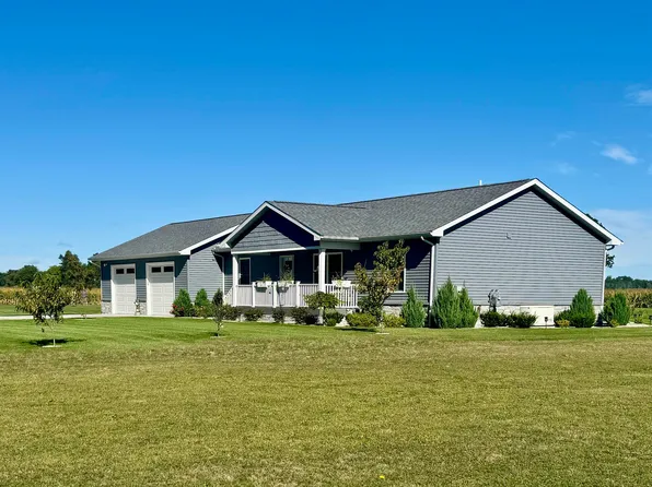 233 Red Oak Dr, Beaverton, MI 48612