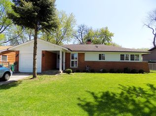 7 Evergreen St, Elk Grove Village, IL 60007