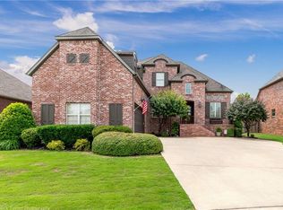 6910 W Balmoral Dr, Rogers, AR 72758