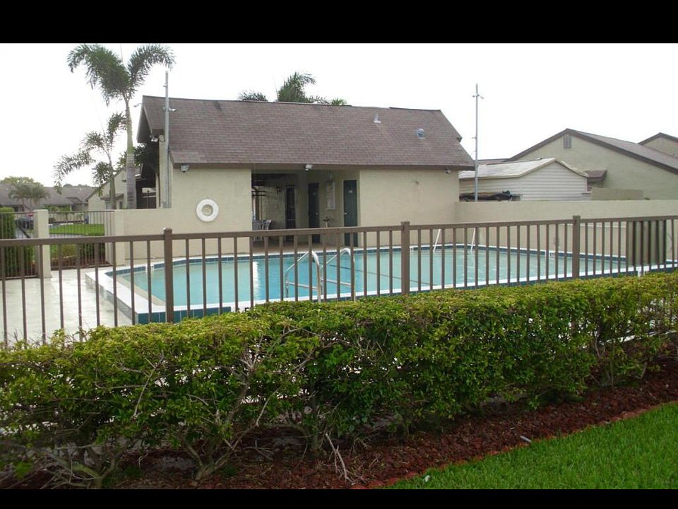 Community pool