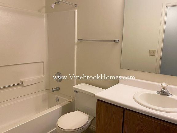 3rd image of 8718 Deer Hollow Dr