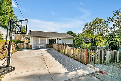 2014 E 37th St Photo 1