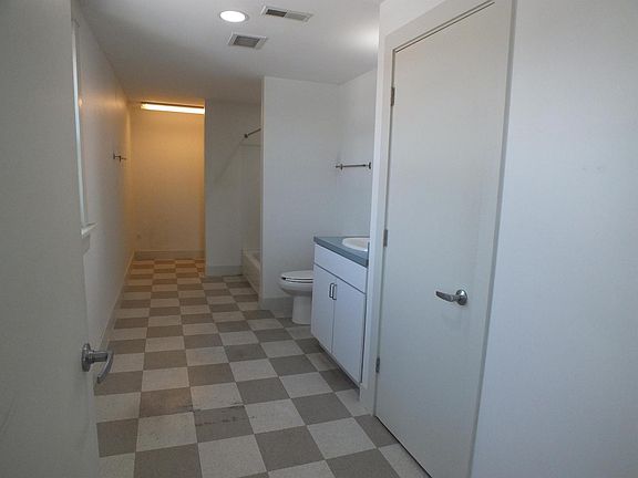 5th image of 1221 N High St APT 2C