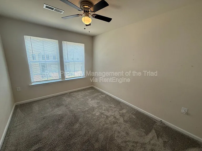 886 Falls Grove Trl — Photo 15