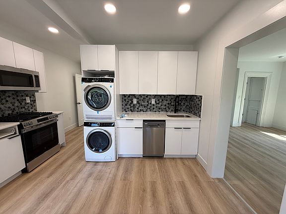 3rd image of 99 Cedar Hill Ave #B