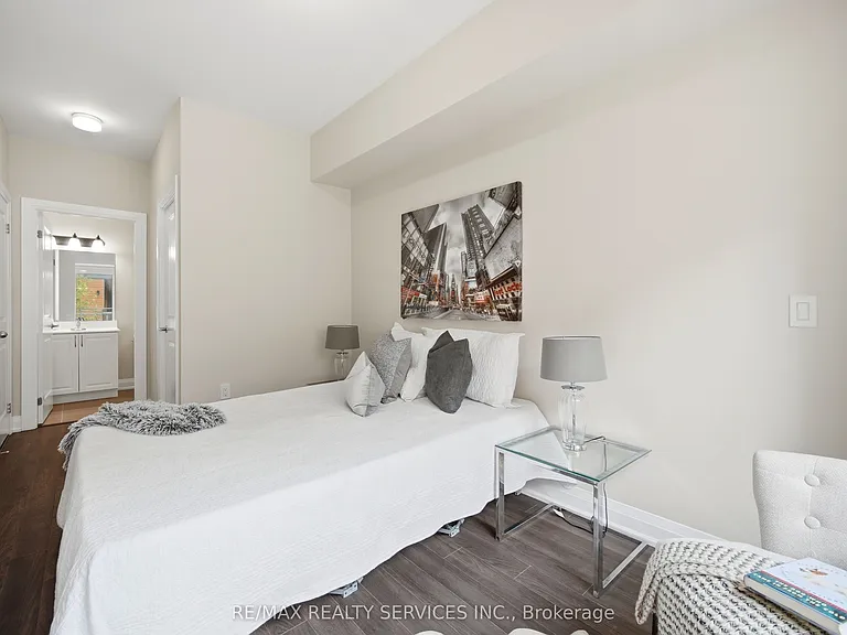 26 Coles Ave #302 — Photo 27