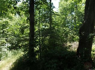 E Allen Rd, Fenton, MI 48430