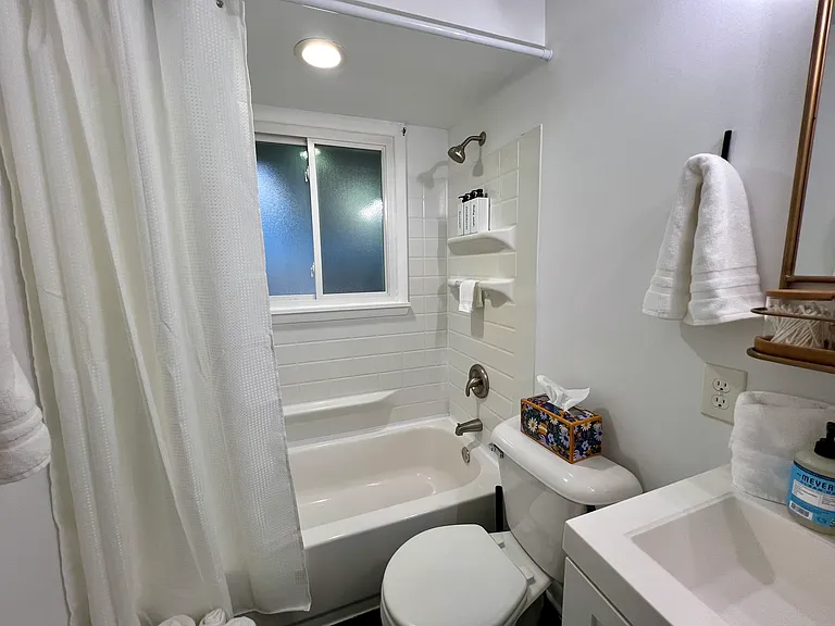 120 Mason Ave — Photo 6