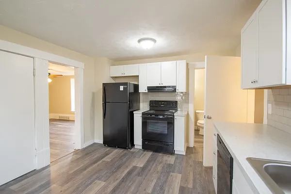 1 bed, $900 — Photo 2