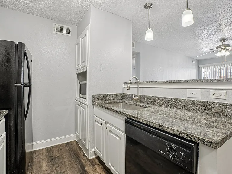 Don't Miss Out Biltmore Homes Leasing Fast — Photo 80