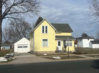 410 N 7th St, Lake City, MN 55041