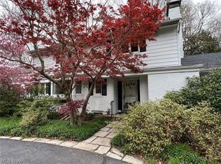 80 Mill Hollow Dr, Moreland Hills, OH