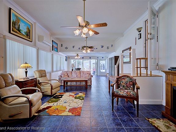 3rd image of 6 Beachfront Ln