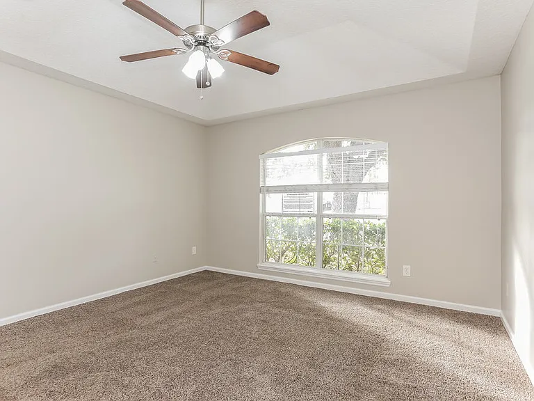 1841 Creekview Dr — Photo 9