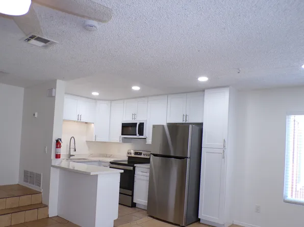 6633 Stonepine Ln, San Diego, CA 92139