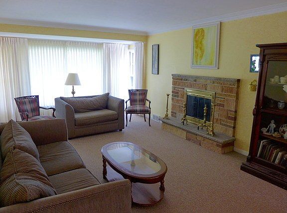3rd image of 9139 S Mozart Ave