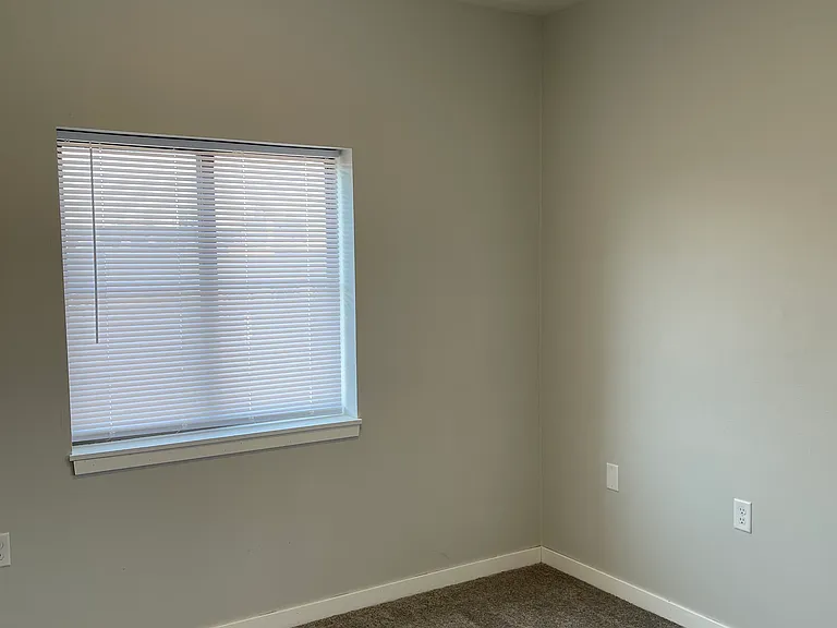 325 E College St #1611 — Photo 13