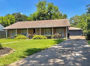 5422 Winding Way Dr, Houston, TX 77091