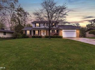 636 Wellington Cres, Mount Clemens, MI 48043