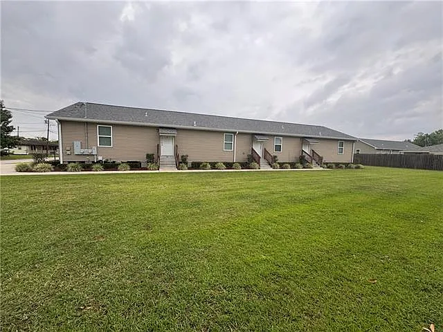 Building Photo - 114 Havana St #B