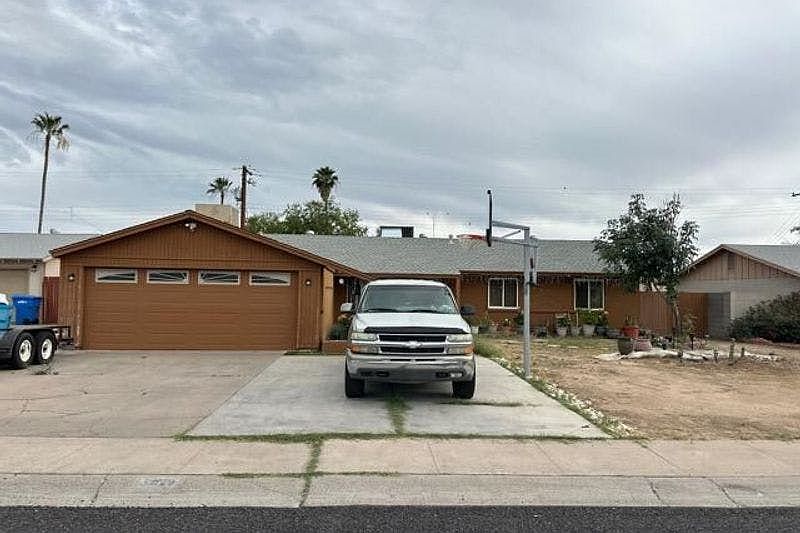 1st image of 3937 W Myrtle Ave