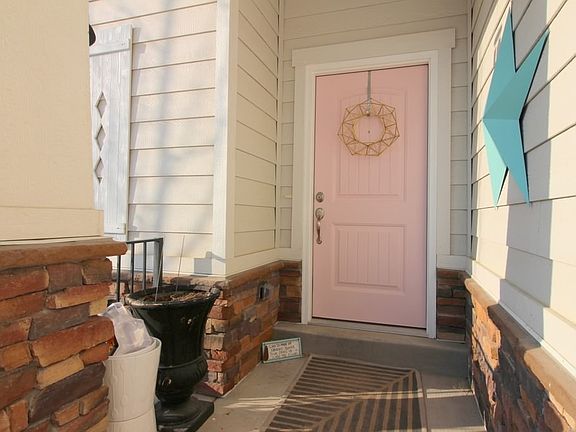 2nd image of 806 S Willow Park Dr