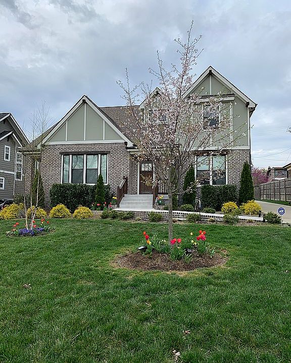 2nd image of 2120 Sunset Pl