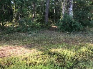 172 Village Dr, Beaufort, NC 28516