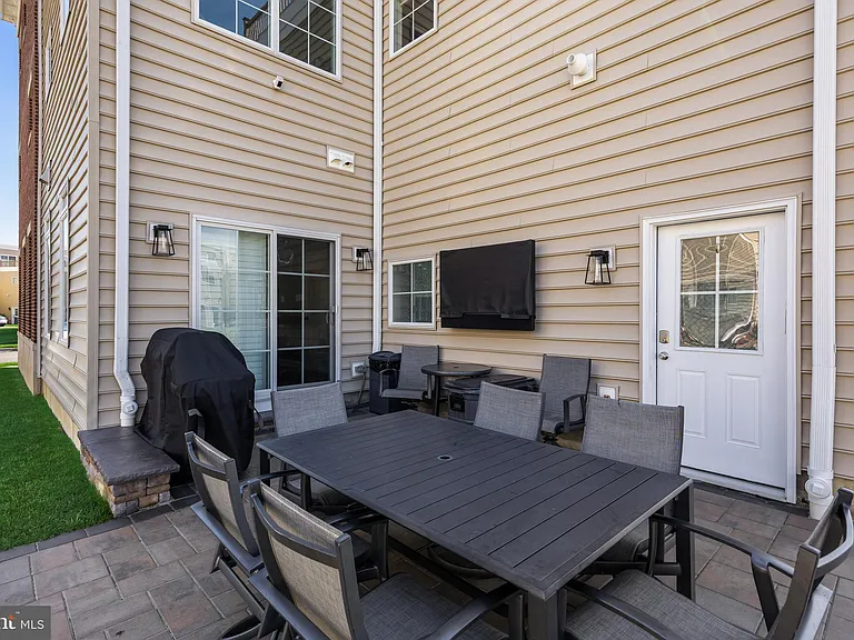 2312 Napoli Way — Photo 39