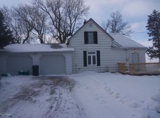 420 Bergen St, Cyrus, MN 56323