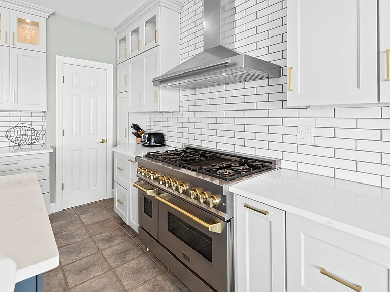 863 Dune Rd — Photo 11