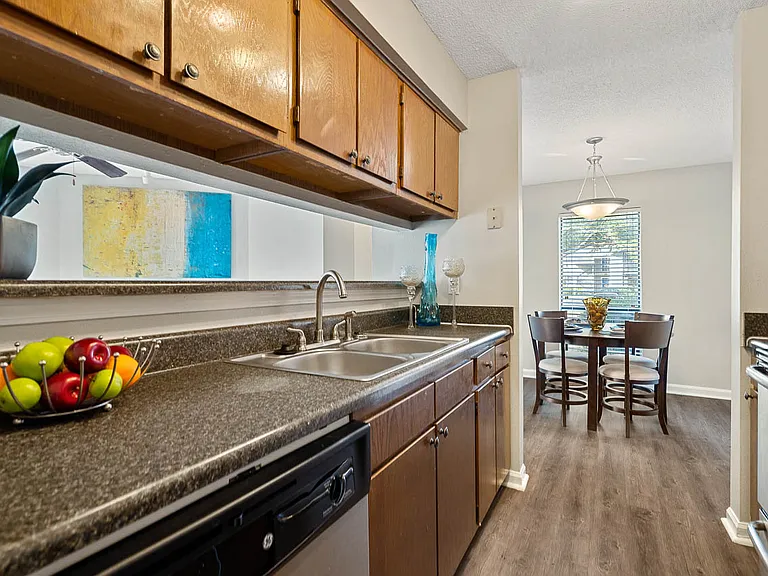 Ashley River Apartments — Photo 12