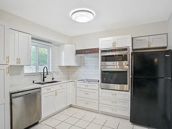 4751 Beacon St — Photo 13