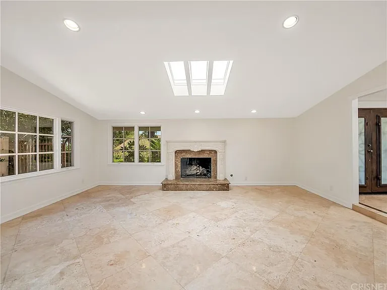 16545 Park Lane Cir — Photo 10