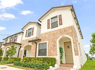 11205 W 34th Way, Hialeah, FL 33018