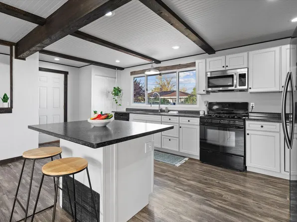 556 6th Ave EN, Columbia Falls, MT 59912