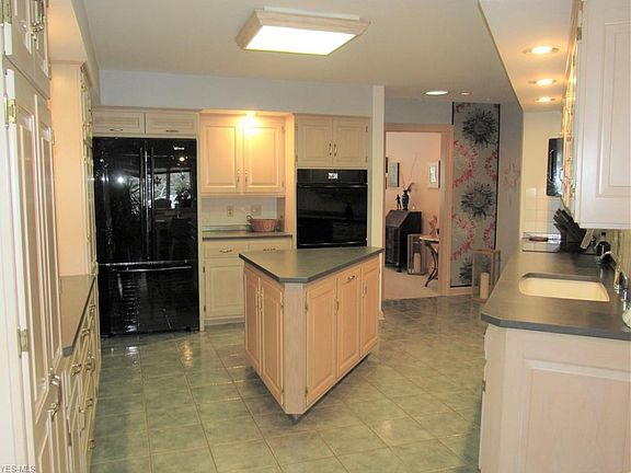 5th image of 3411 Pheasant Hill Dr
