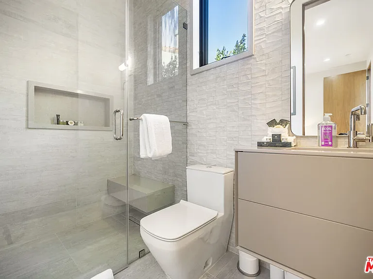 4246 Levitt Ln — Photo 45