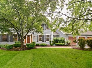 21935 W Kathy Ln, Lake Zurich, IL 60047