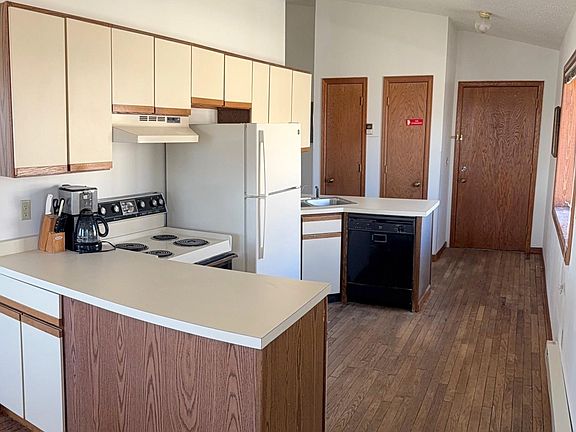 5th image of 117 S 1st St #200