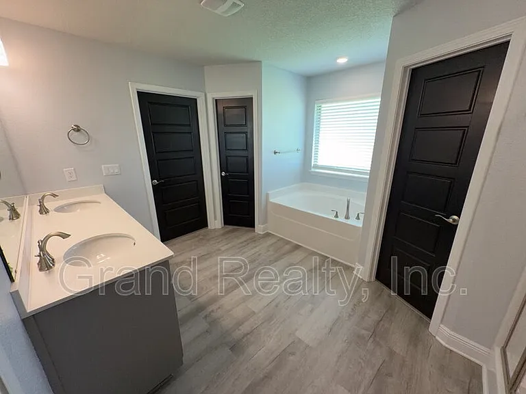 6264 Pineapple Dr — Photo 17