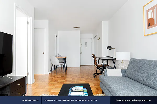 Rented by The Blueground | media 24