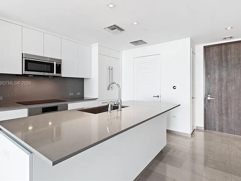 68 SE 6th St #1706 — Photo 10