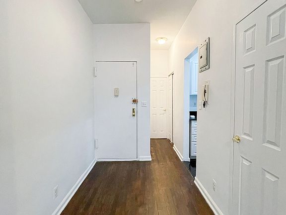 3rd image of 420 E 82nd St APT 4C
