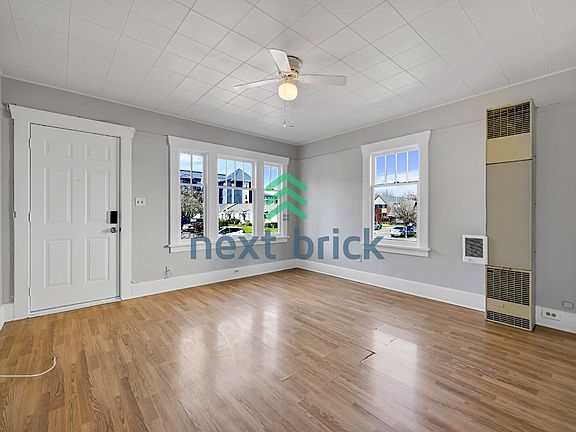 3rd image of 112 Wells Ave S