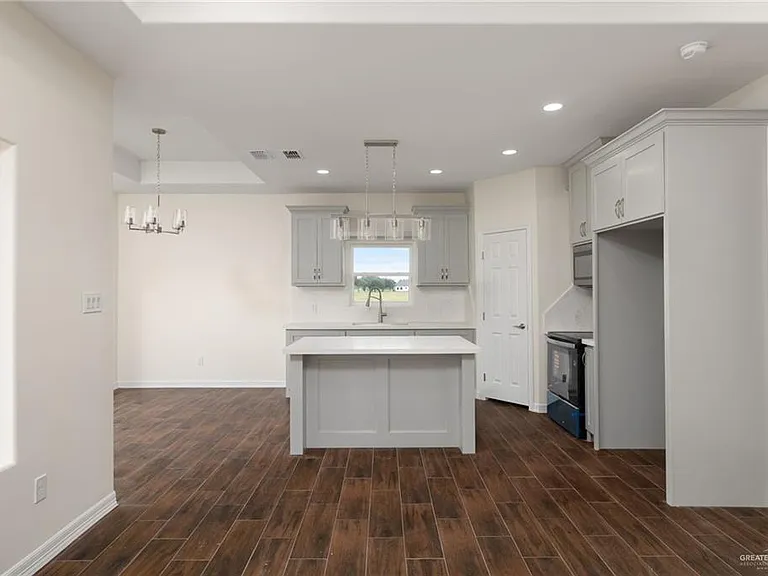 3125 Fairway Dr — Photo 3