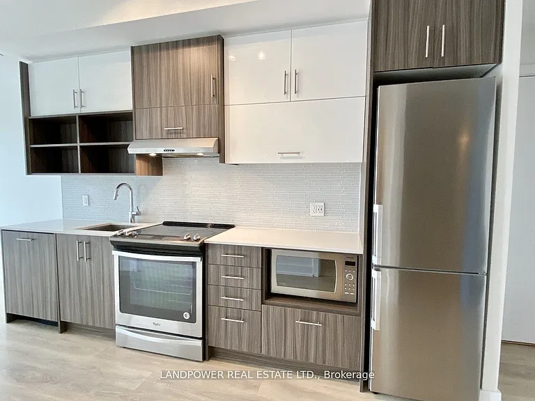 128 Fairview Mall Dr #901 — Photo 4