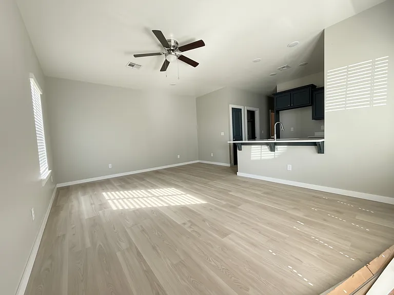 1407 SW Bishop Rd — Photo 4