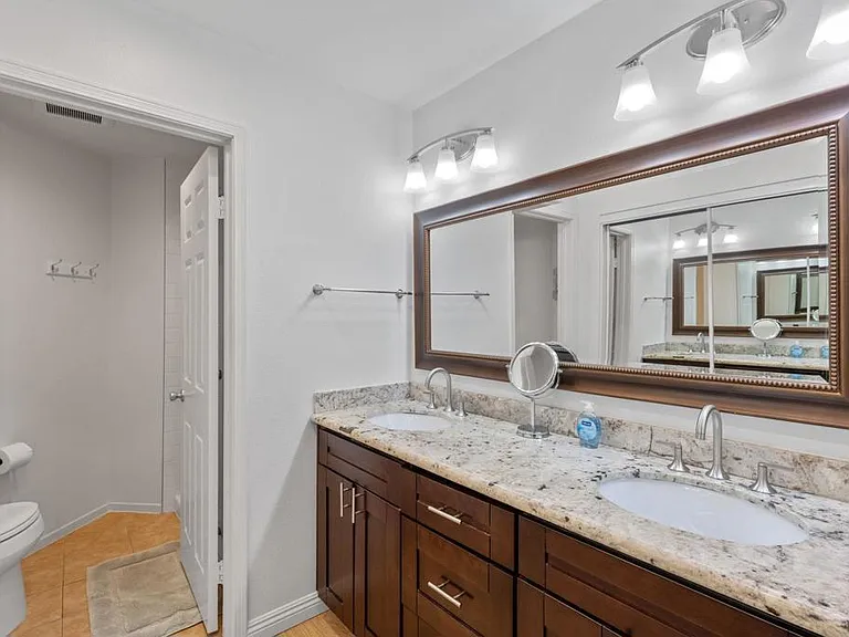 400 N Pacific St N #110 — Photo 16