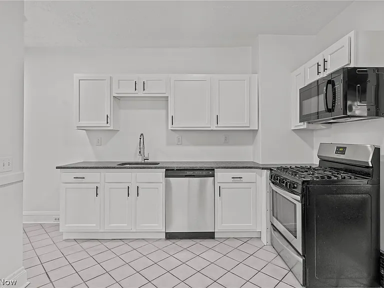 2056 Wascana Ave — Photo 9